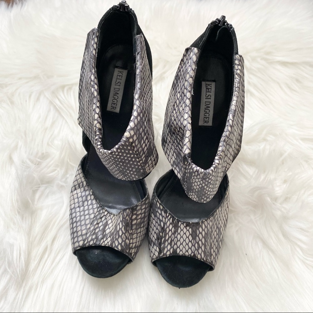 Kelsi Dagger snake print black suede stiletto heel sandals size 7.5